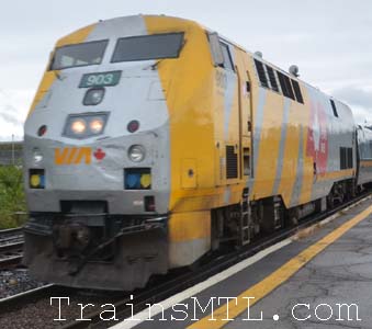 Locomotive VIA903 left side with new colors/ coté gauche avec nouvelles couleurs